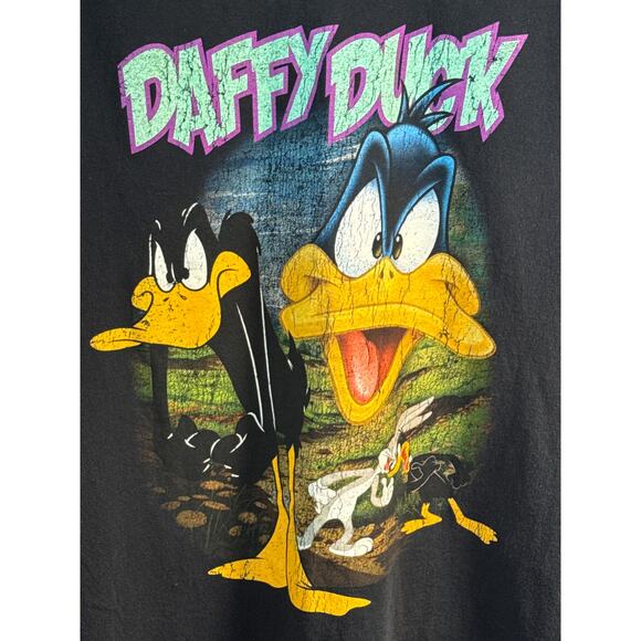 Looney Tunes Daffy Duck Graphic T-shirt with beautiful distressing Size Medium - Picture 4 of 4